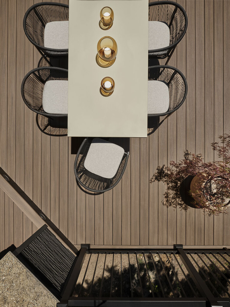 TimberTech EnglishWalnut Vintage APVC Decking0014 COMP